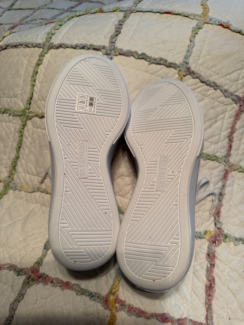 Skechers Women's White Low-Top Sneakers with Red Details - Picture 4 of 7